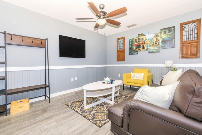 Salado Creek Villas Apartments - Salado Creek Villas Apartments