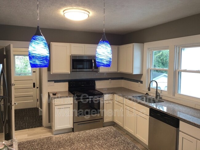 Photo - 2157 Wascana Ave Unit Up