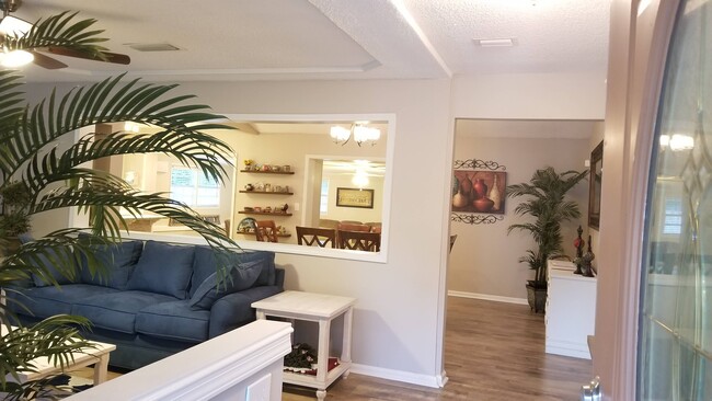 Building Photo - 1751 Horton Dr Rental