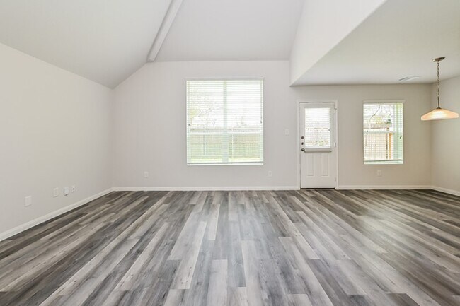 Photo - 5818 Northern Oak St