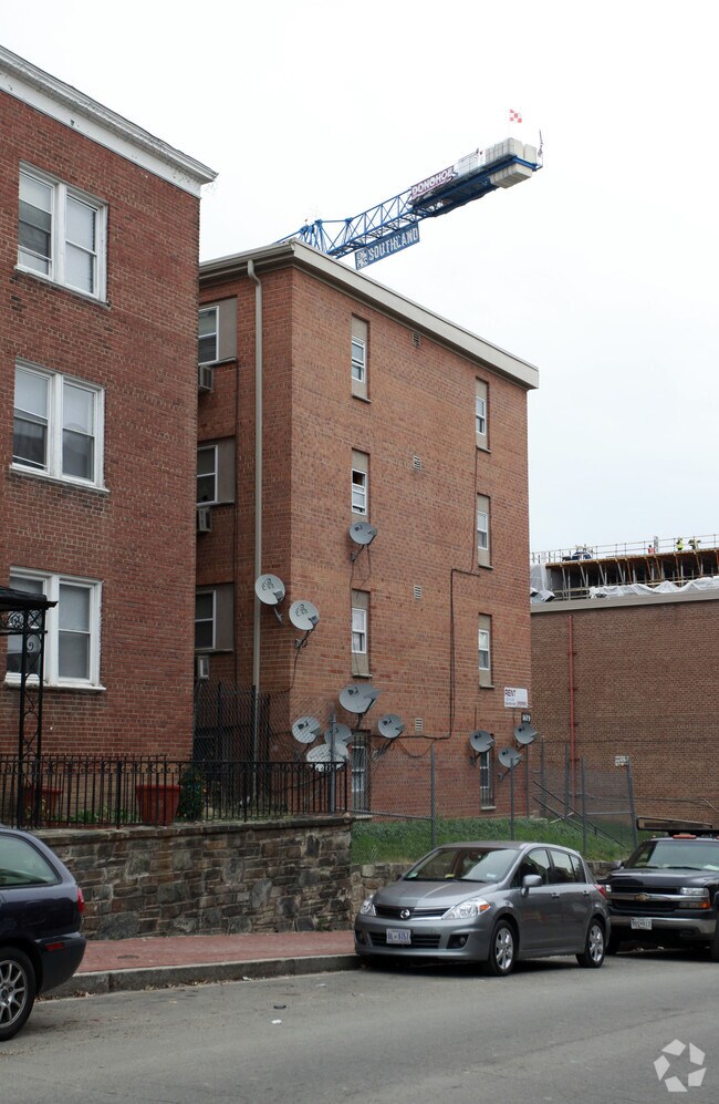 1421-1429 Belmont St NW