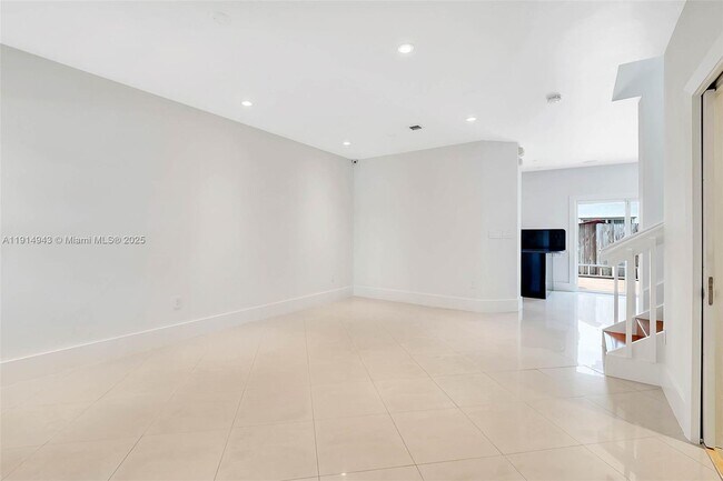 Photo - 9329 SW 221st St