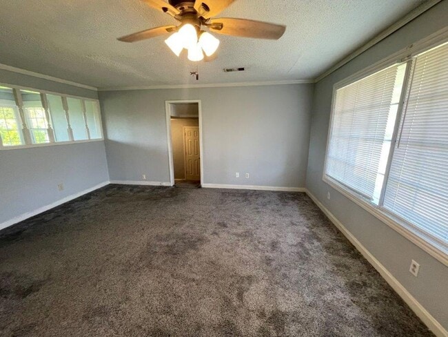 Photo - 2 bed garage conversion adding a flex room, full size washer connections.