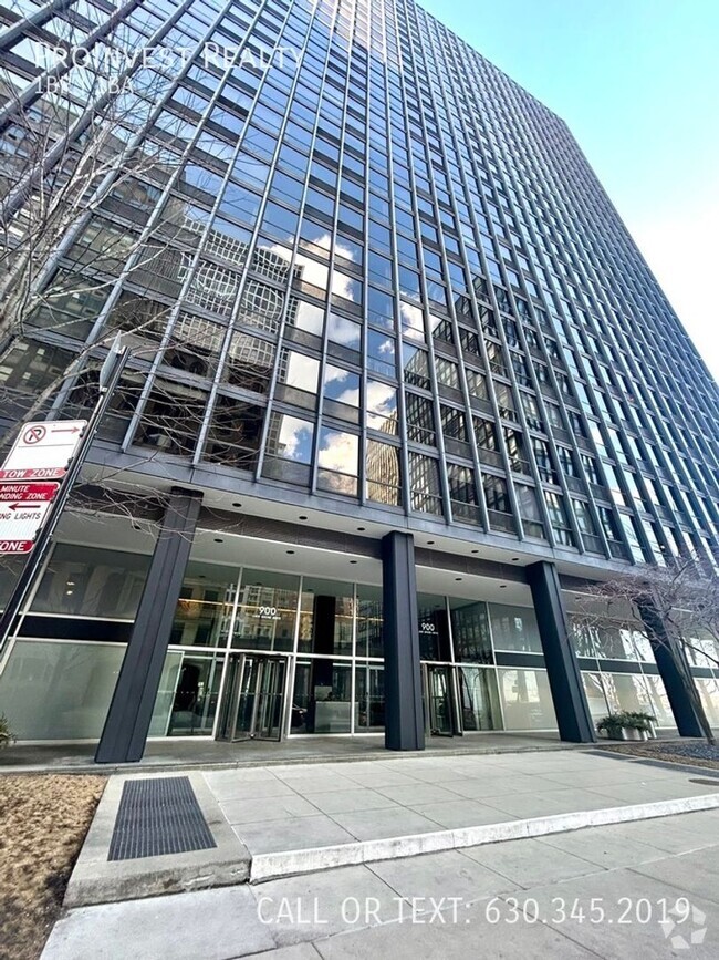 Building Photo - Spacious 1bed/1bath in the Iconic Mies Van... Unit 1506 Rental