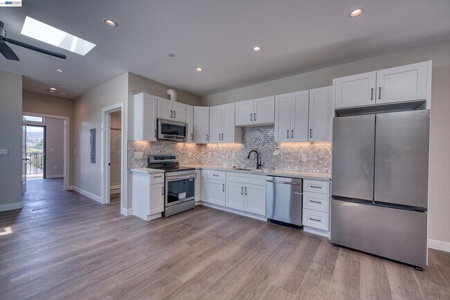 Photo - 4202 Telegraph Ave Unit 203
