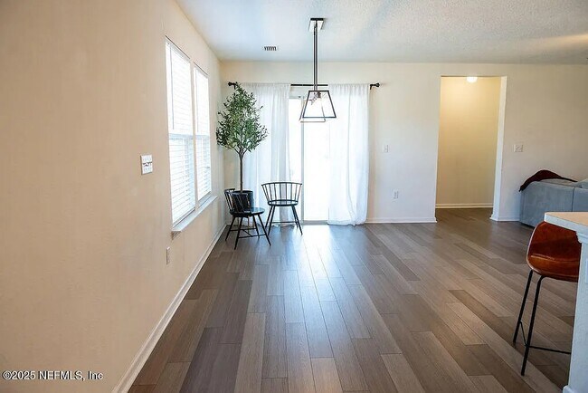 Photo - 1863 Maxine Br Wy