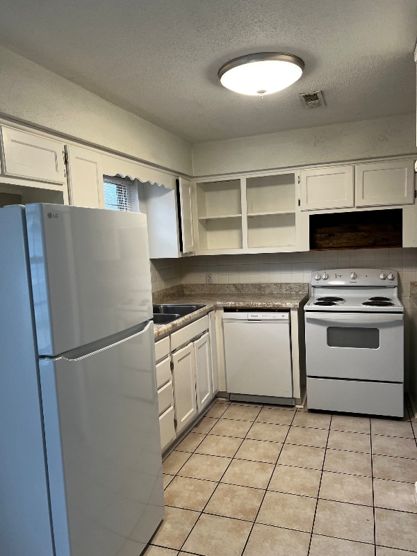 Photo - 193 Trojan Dr