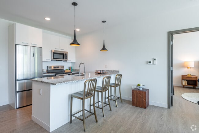2 BR, 2 BA - 1076 SF