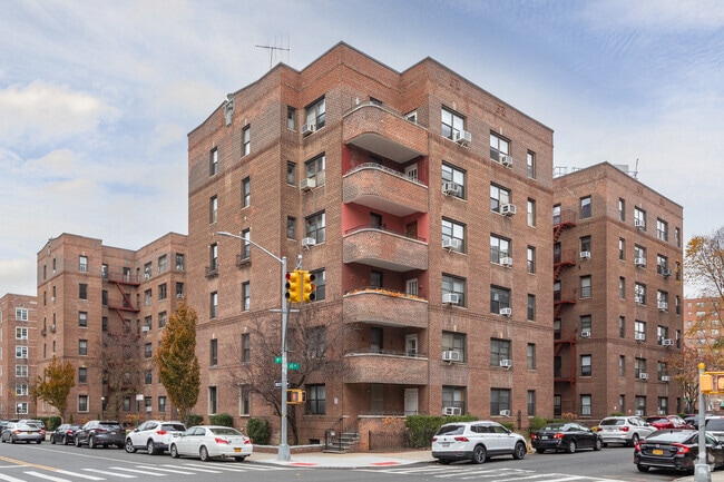 Photo - 6433 99th St