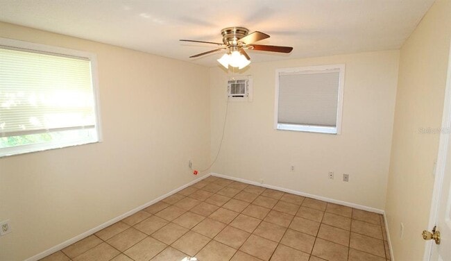 Photo - 255 Pineapple St