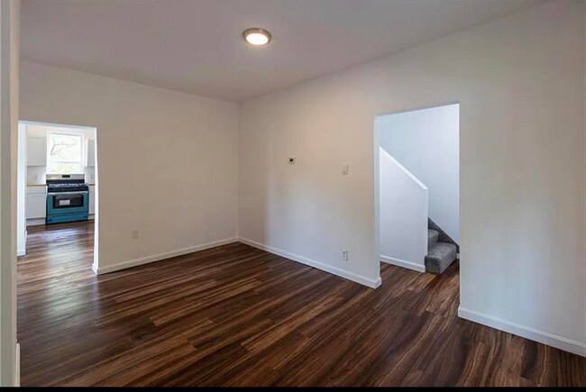 Photo - 417 E Burgess St