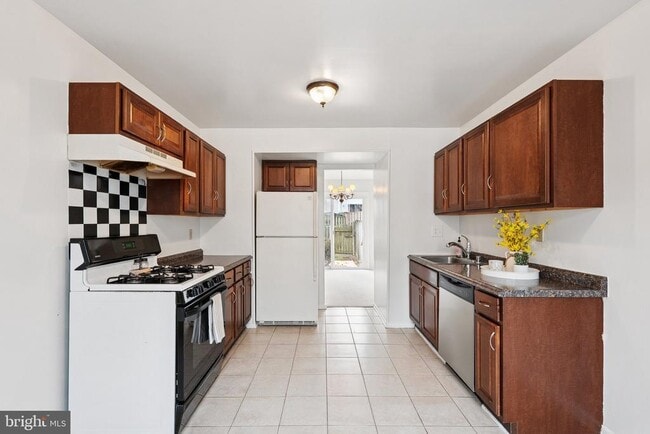 Building Photo - 5450 Lighthouse Ln