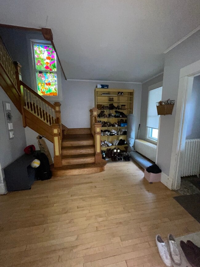 Photo - 426 W 8th St