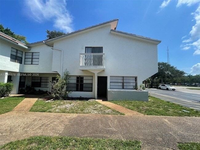 Building Photo - 2580 Coral Springs Dr