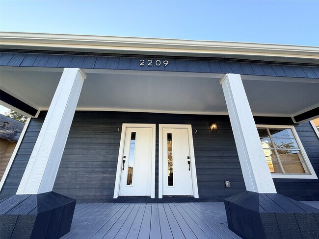 Photo - 2209 Gano St