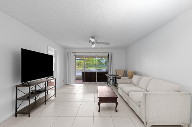 Photo - 315 Cape Cod Cir Unit B