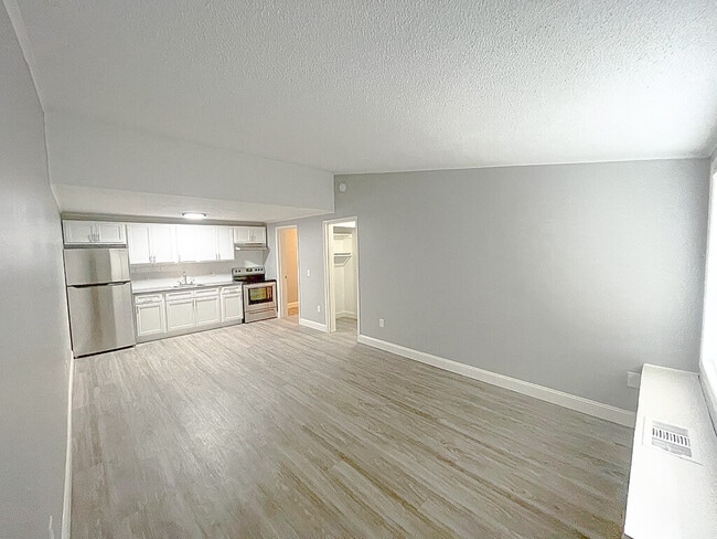 Photo - Palm Side Apartments