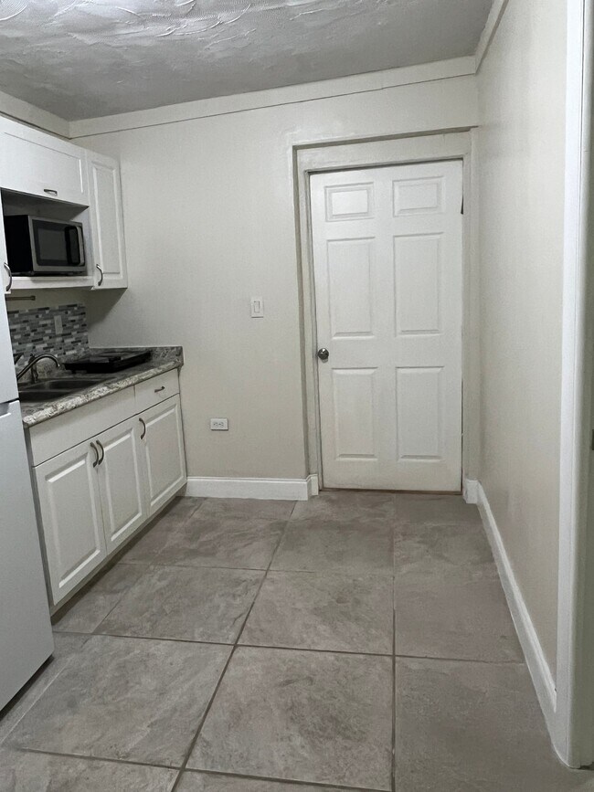 43 NW 199th St