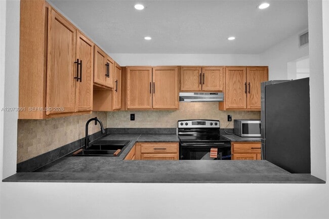Photo - 9301 SW 92nd Ave Unidad A302