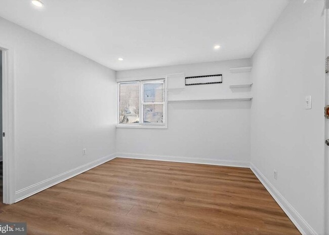 Photo - 3065 Patrick Henry Dr