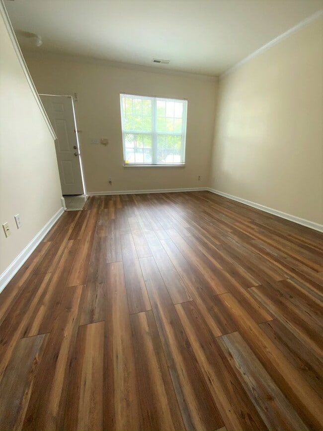 Photo - Updated 2 bedroom in fantastic location near Duke Med Center, on busline & convenient to many loc...