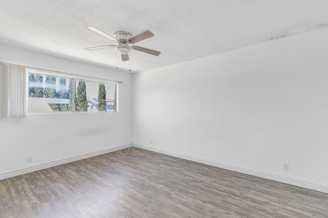 600 Almond Ave