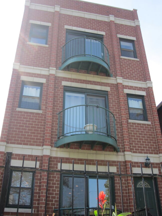 Photo - 2844 N Hamlin Ave Apartments Unit 2