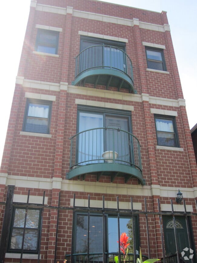 Building Photo - 2844 N Hamlin Ave Unit 2 Rental