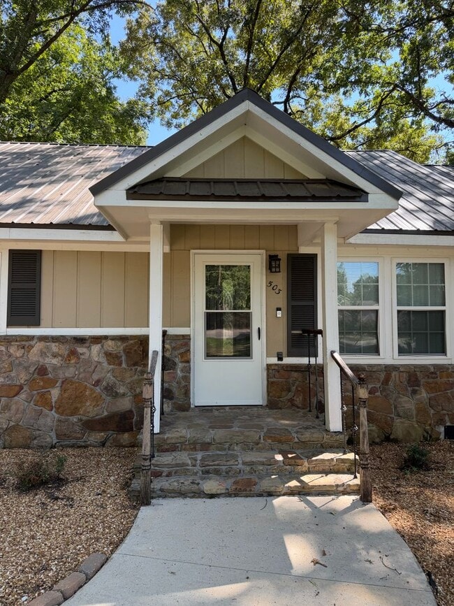 503 Lake Condy Rd