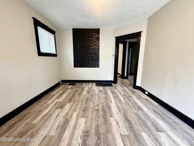 Photo - 1545 Catalpa St