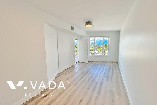 Photo - 3068 Kingsway Unit 1