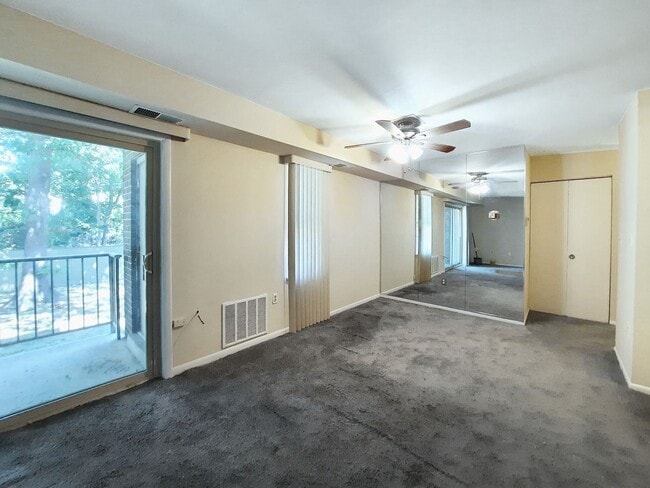 Building Photo - Spacious 3BR/1BA Condo in Lochearn