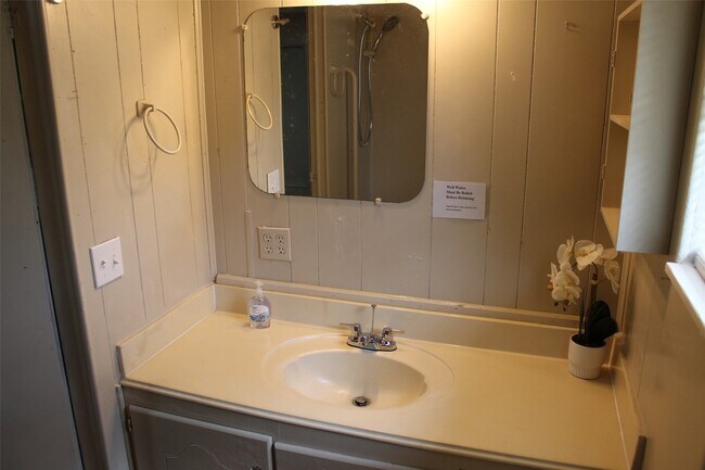 Photo - 2011 Miller Rd Unit B