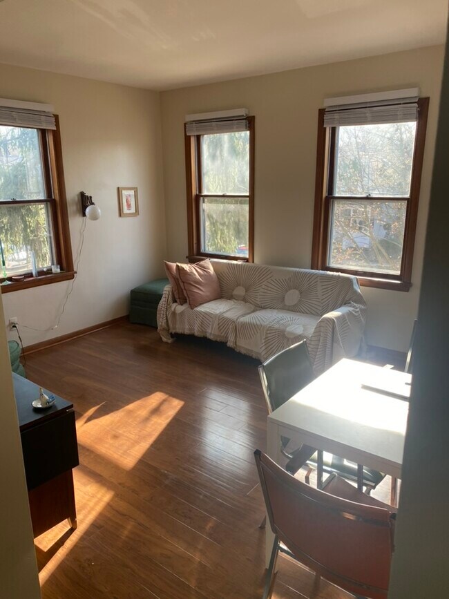 431 3rd St Unit 2