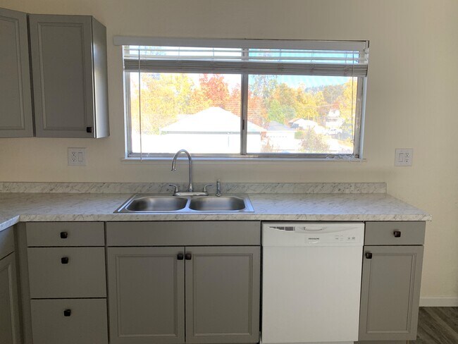 Photo - 18565 Carter St Unit C