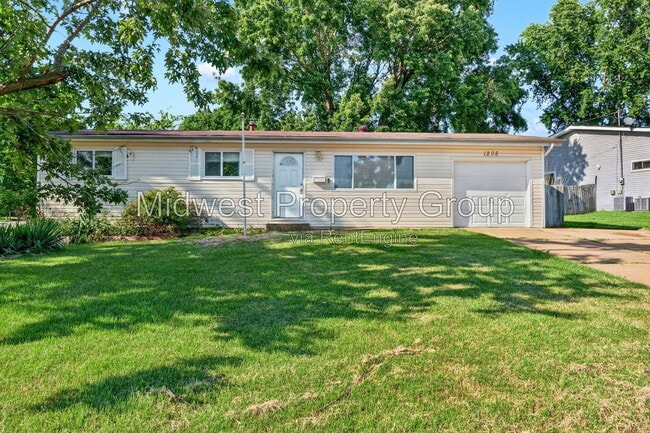 Building Photo - 1205 Acredale Dr