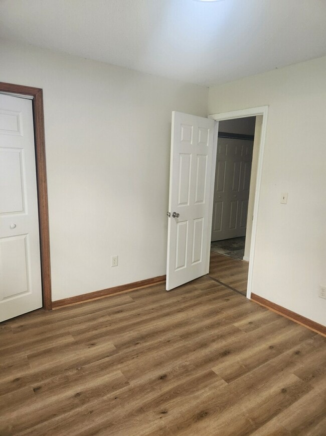 Photo - 619 Johns Creek Rd