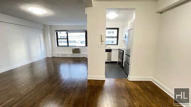 Photo - EAST 69 STREET Unidad 10K