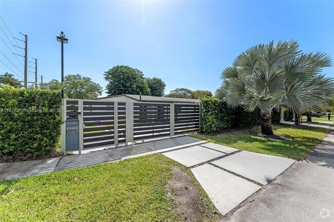 Building Photo - 14401 SW 79th Ave Rental