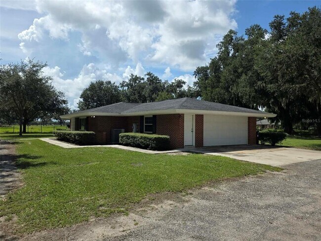 25601 Laylaine Dr