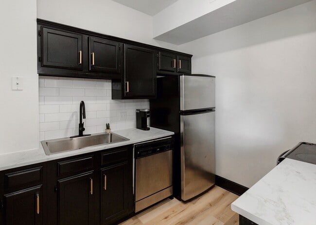 Building Photo - Vue at 7th