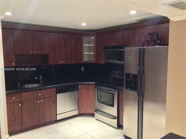 Photo - 1800 Collins Ave Unit 17A
