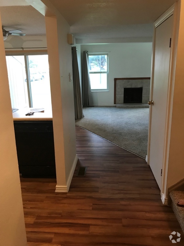 Building Photo - 3407 Stover St Rental
