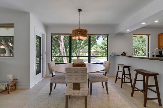 606 Brackenwood Cove