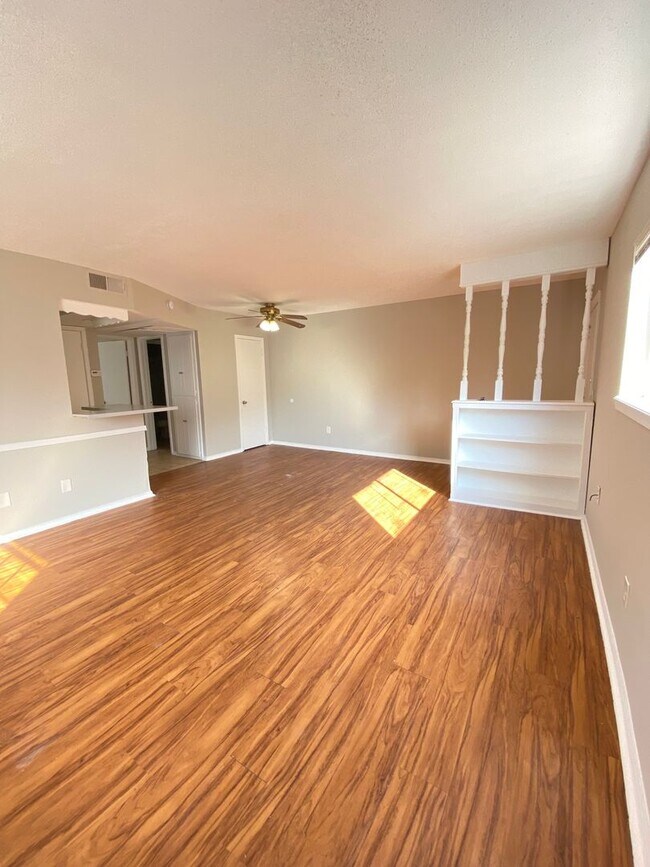 Photo - Spacious 1 BED 1 BATH Unit 3796
