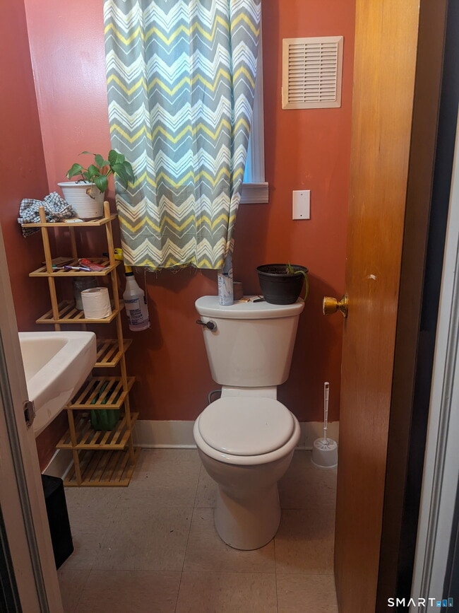 Photo - 2870 Fairfield Ave Unit 1