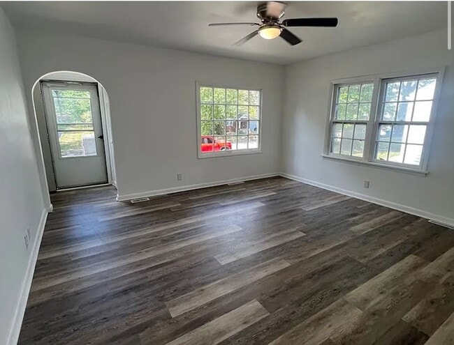 Photo - 210 N Lincoln Ave