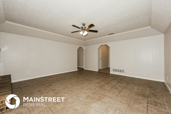 Photo - 2025 Schumac Ln