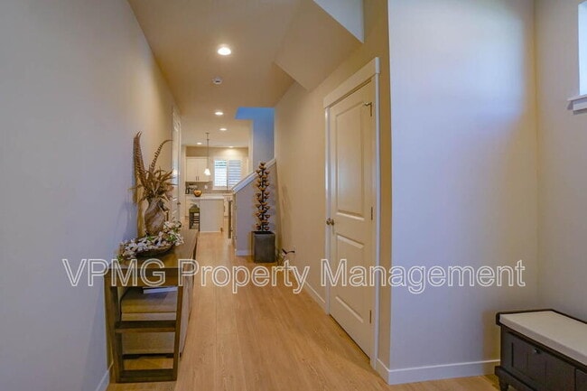 Photo - 18404 NE 43rd Ave