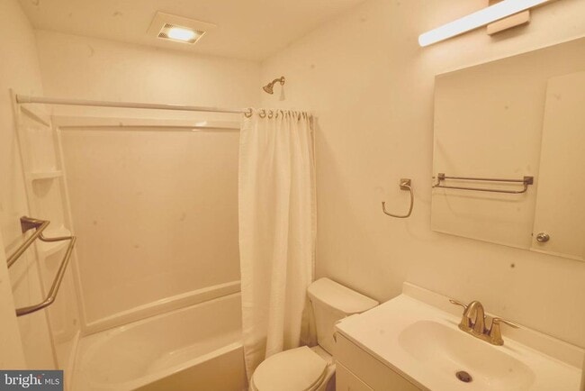 Photo - 456 N 2nd St Unit APT. 3